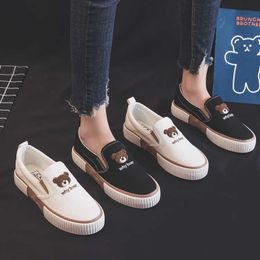 HBP Non-Brand Embroidery Pet Bear Woman Vulcanized Canvas Shoes Breathable Fashion Trending Style Slip-on Lazy Sneakers for Womens Female