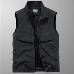 Spring Autumn Mens Outdoor Fishing Vest QuickDryTravel Jogging Running Sport Casual Loose Sleeveless Mesh Waistcoat Jacket 240314