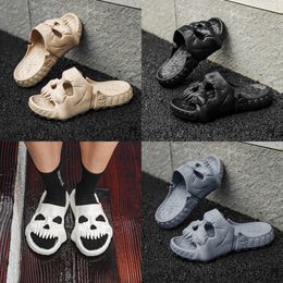 Summer Men's and Women's Slippers Solid Colour Skull Head Flat Heel Sandals Polyv Designer High Quality Fashion Slippers Waterproof Beach Sports Slippers GAI