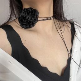 Chains Rose Flower Necklace 3D Collar Exaggerated Yarn-Flower Clavicle Chain