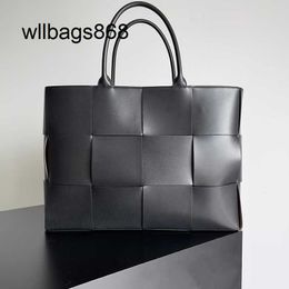 Handbags Arco Mirror Quality Bottegvenetas Men Women Bag Soft Lambskin Leather Designer Black Brown Large Shopping Bags