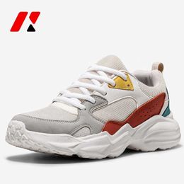 HBP Non-Brand Atacado Respirável Chunky Sport Shoes para Homens e Mulheres Novos estilos quatro Temporada Aumentando Daddy Sneakers Running Walking Shoe