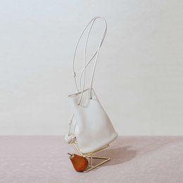 Shoulder Bags Korean Niche Drawstring Bucket Bag 2024 New Instagram Leather Crossbody Women s Minimalist Top Layer Cowhide Shoulder 240318