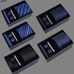 صندوق هدايا TIE Designer Mens Set 5 قطع 2 سم مخططة عريس عريس اليوم {الفئة}