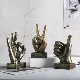 Decorative Figurines Gesture Finger Model Decoration Home Art Resin Victory Living Room Coffee Shop Creativity Vintage Desktop Crafts