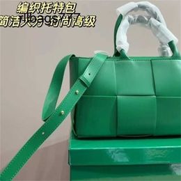 Handbag Bottegvenetas Arco Cowhide Woven Bag Popular on the Internet Large Capacity Single Shoulder 2024 French Crossbody