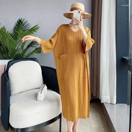 Casual Dresses EWSFV 2024 Autumn Fashion Pleat V Neck Seven Minute Sleeve Temperament Dress Women Long Large Size Fat Mm