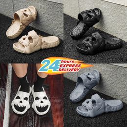 Summer Men's and Women's Slippers Solid Color Skull Head Flat Heel Sandals Pauladax Designer High Quality Fashion Slippers Waterproof Beach Sports Slippers GAI