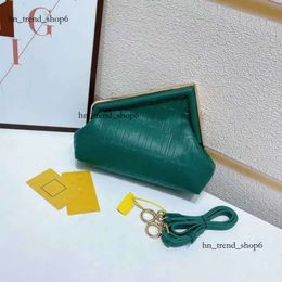 Ffendi Bags Women's Luxurys Fenddi Bags Designer Bags Handbags Shoulder Crossbody Bag Tote 2023 New Fashion Texture Leather Multifunctional Envelope Bag 795