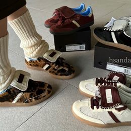 Designer tryck vintage skor leopard pufftränare mocka mjuka sneakers fashionabla klassiska män kvinnor träningskor co-märke sko