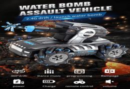 Remote control tank can launch water bomb Armoured car children039s day gift toy watch sensor distant controls vehicles3532279