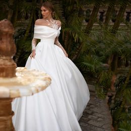 Vintage Lace Wedding Dresses High Neck Long Sleeves Appliques A Line Bridal Gown Gorgerous Bride Dress Princess robe de mariee YD
