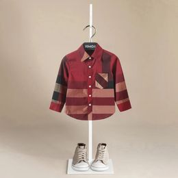 ファッションキッズシャツ服スプリングシンブラウス衣類幼い男の子格子縞の綿トップ1 2 3 4 5年子供長袖シャツ240305