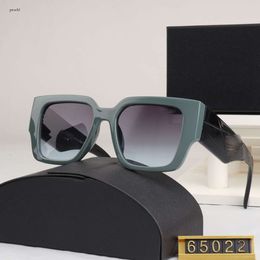 designer sunglasses 24 Pujia New Gradient Color HD Fashion Square Sunglasses Trend 22056