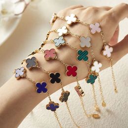 Gold Plated Charm Bracelet Classic Four-leaf Clover Designer Jewellery Elegant Mother-of-pearl Bracelets for Women White Red Blue Agate Shell Mother-of-pearl Van