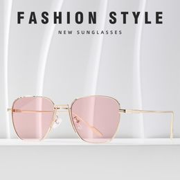 2024 Brand design Sunglasses Wholesale outside beach sunglass women men designer reading sunglass Fashion metal Oversized sun glasses vintage female UV400 30