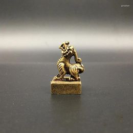 Decorative Figurines Collectable Chinese Brass Carved Animal Kirin Seal Exquisite Small Statues