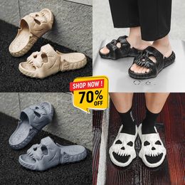 Summer Men's and Women's Slippers Solid Color Skull Head Flat Heel Sandals Depusn Designer High Quality Fashion Slippers Waterproof Beach Sports Slippers GAI