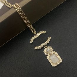 Novos estilos estrela pingente designer colares marca gargantilha diamante carta pingentes homens mulheres de alta qualidade colar de cobre pérola correntes acessórios de jóias de casamento