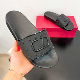 Black Rivet Vltn Slide Flip Flop Slippers V Sandale Flat Heel Rubber Sole Sandal Woman Summer Luxury Sliders Designer Shoe Man Loafer Beach Tazz Slipper DHgate678