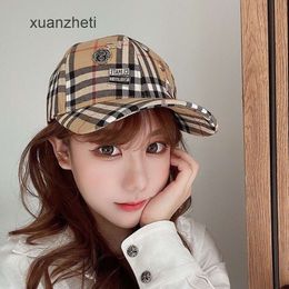 B hat baseball cap Baseball Cap Designer Hats baseball cap Plaid badge cap play casual hat female Burbries hat Bur hat Y3RR