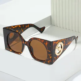 Sunglasses ZLY 2024 Fashion Square Women Men Designer Gradients Frame Lens Golden Decorate Cat Eye Goggle UV400