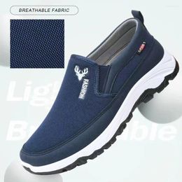 Walking Shoes Men Sneaker Mesh Breathable Non-Slip Slip On Vulcanised Soft Sole Solid Colour Comfortable Water Zapato