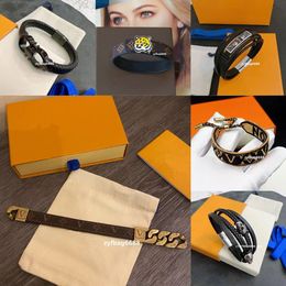 2024 Luxury designer bracelet, Jewellery bracelet, genuine leather double-layer men's and women's minimalist fashion trend style engagement gift skull letters