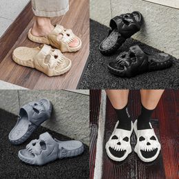 Summer Men's and Women's Slippers Solid Color Skull Head Flat Heel Sandals Paulada Designer High Quality Fashion Slippers Waterproof Beach Sports Slippers GAI