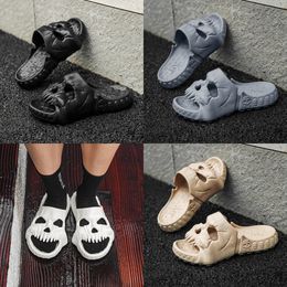 Summer Men's and Women's Slippers Solid Colour Skull Head Flat Heel Sandals Polyx Designer High Quality Fashion Slippers Waterproof Beach Sports Slippers GAI