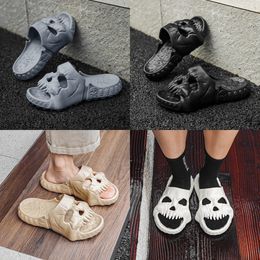 Summer Men's and Women's Slippers Solid Colour Skull Head Flat Heel Sandals Polym Designer High Quality Fashion Slippers Waterproof Beach Sports Slippers GAI
