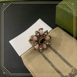 Men Women Retro 18K Gold Plated Band Rings Designer Brand Letter Copper Lovers Ring Fashion Geometry Pearl Flower Inlaid Crystal Ornaments Luxury Jewellery Gift