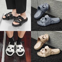 Summer Men's and Women's Slippers Solid Color Skull Head Flat Heel Sandals Polyk Designer High Quality Fashion Slippers Waterproof Beach Sports Slippers GAI