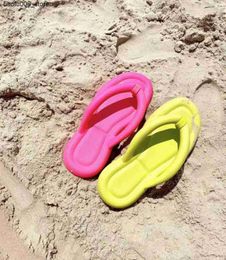 Slippers 2023 Summer New Womens EVA Flip Fashionable Casual Womens Beach Flip Adult Vacation Beach Shoes for Outwear Q240318