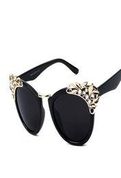 Luxury Rhinestone Diamond Sunglasses Women Europe Style Eyeglasses Fashion Models Glasses Personality Cat Eye Sunglass Whole5506449
