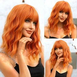 Synthetic Wigs Short Curly Bob Cut Synthetic Wigs with Bangs Light Ginger Orange Water Wave Wig for Black White Women Halloween Heat Resistant 240328 240327