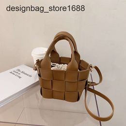 Internet Red Envelope Bag Womens Texture Weaving Handbag Popular Fashion Shoulder Crossbody