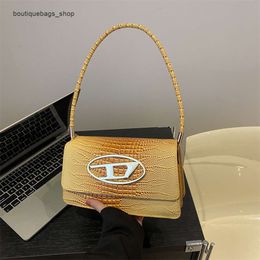 Cheap Wholesale Limited Clearance 50% Discount Handbag of and Stylish Womens Bag Spring New Trendy Fashionable Hand-held Simple One Shoulder Small Square