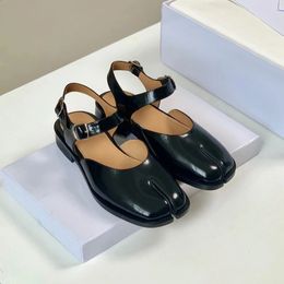 Design Women Flat Shoes Elegant Female Split Horse Toe Lady Sandals Tabi Female Moccasins Footwear Pig Toe Shoe B111 240313