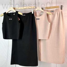 Two Piece Dress designer Women Sexy Knitted Singlet Skirts Set Spring Summer Elegant Tanks Outfits Black Pink Luxury Design Woman Tank Tops Knits Sets G7ZN