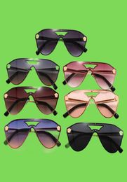 Designer Novel Sunglasses Fashion Adumbral Philtre the light Classics Ultravioletproof Full Frame 7 Colours Dazzling Optional High1828951