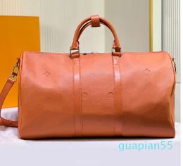 Hafta Sonu Duffel Bag Tasarımcı Büyük Kapasite Çantaları Unisex Bagaj Omuz Çantaları Deri Hafta Sonu Tasarımcı Açık Mekan Paketleri