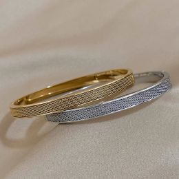 سلسلة بسيطة من الفضة الذهبية 4K أساور الذهب الأصفر الأساور للنساء ملحقات الموضة الجديدة