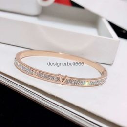 2024SS Designer Bangles Luxury Bracelets Europe America Fashion Style Womens Bangle Crystal 18K Rose Gold Plated Stainless steel Wedding Love Gift Jewellery