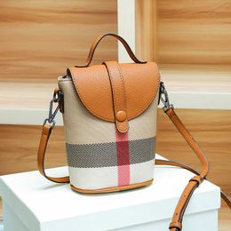Mobile Phone Womens Summer Versatile Fashion Matching Leather Vertical Bucket Advanced factory outlet sale