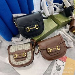 Shop Factory Wholesale Olay Charm Saddle Women 2024 New Print Cross Body Horseshoe Buckle One Shoulder Versatile Fashion Womens Bag Trend