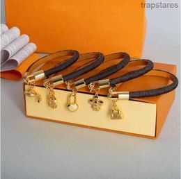 Leather Bracelet Fashion Lock Classic Jewellery Designer Flat Brown Brand Metal for Men and Women Lovers Gift L0HP LQDD