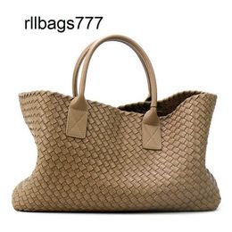 Handbag Bottegvenetas Cabat Woven Womens Bag Genuine Leather Large Capacity Cowhide Single Shoulder Commuting Fashionable 2024 Cabbage Basket