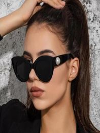 Fashion Pearl Designer Sunglasses High Quality Brand Sun Glasses Cat039S Eye Frame Women Eyewear 4 Color1200643