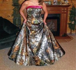 Strapless ALine Camo Wedding Dresses Real Tree Camouflage Custom Made Robe De Mariee Bridal Gowns Plus Size Robe Plus Size Countr7401890